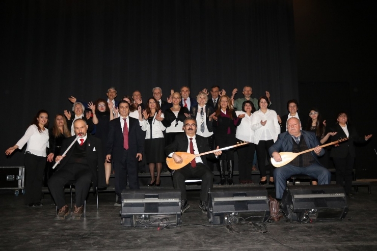 ’Farklı Renkler Farklı Sesler Korosu’ndan Prova