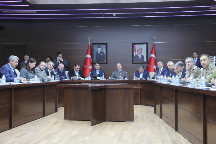 Depremin Ardından Diyarbakır’da 8 Bina Yıkıldı, 16 Binada Ağır Hasar Var