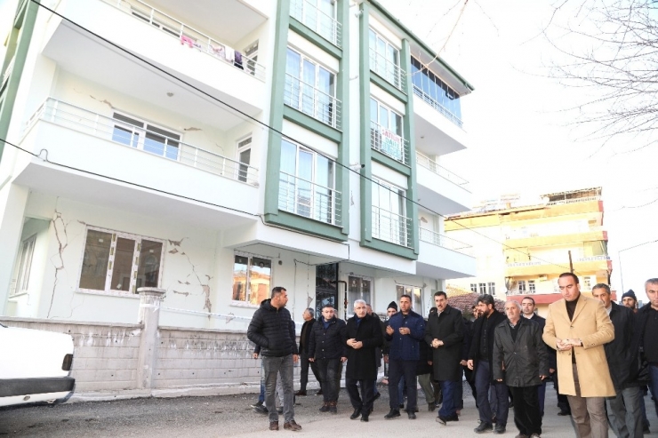 Battalgazi İlçesinde De Depremin Yaraları Sarılıyor