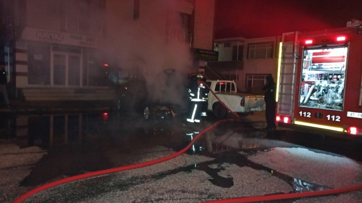 Park Halindeki Otomobil Yandı