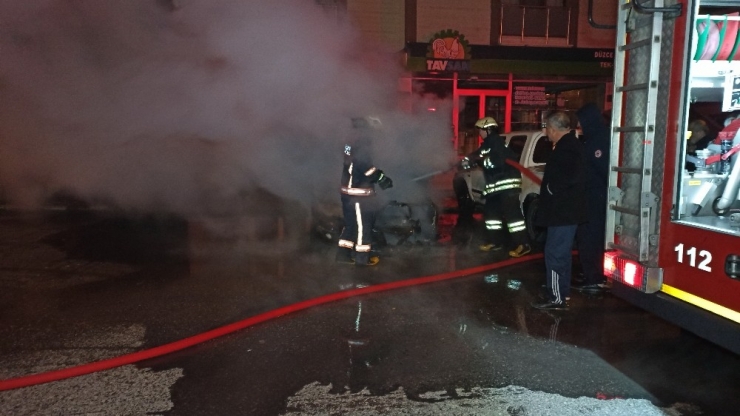 Park Halindeki Otomobil Yandı