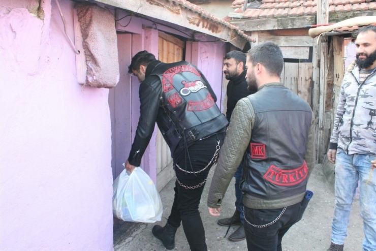 Bu Kez ‘Gönüllere’ Sürdüler