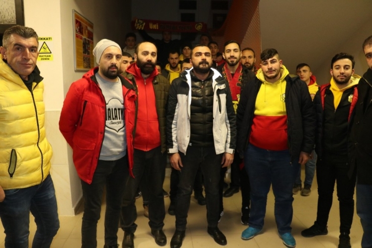 Malatyasporlu Taraftarlar Depremzedeleri Unutmadı