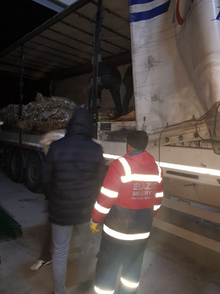 Nevşehir Belediyesi’nin Yardım Tırları Deprem Bölgesine Ulaştı