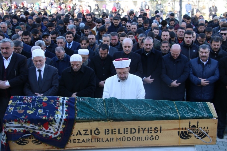 Elazığ’da Depremde Hayatını Kaybeden 2 Kişi Defnedildi