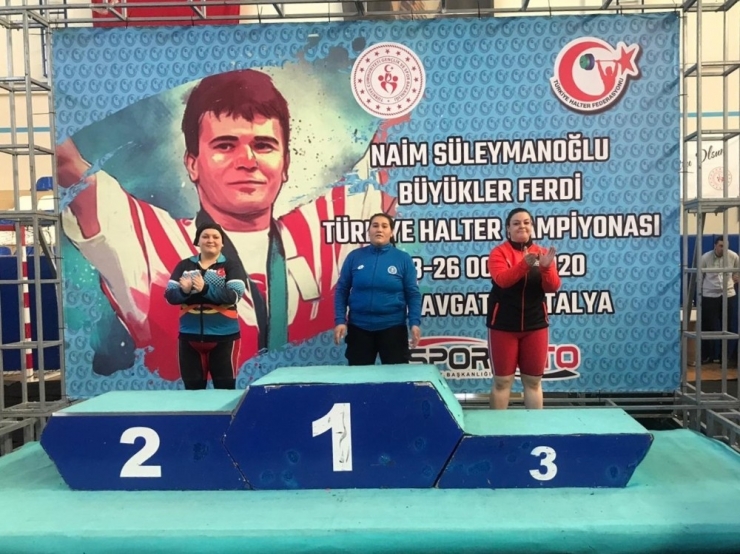 Naim Süleymanoğlu Halter Şampiyonası’nda Gaziantep Rüzgarı