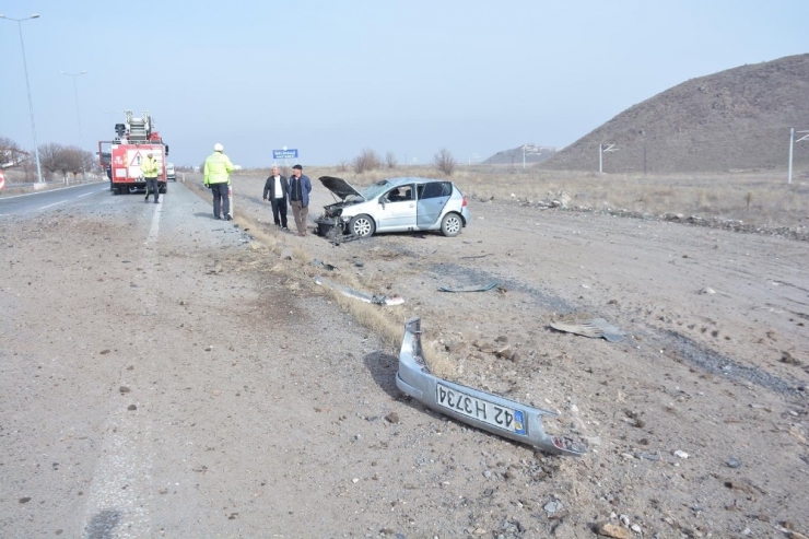 Direksiyon Hakimiyeti Kaybolan Otomobil Yoldan Çıktı: 2’si Çocuk 4 Yaralı