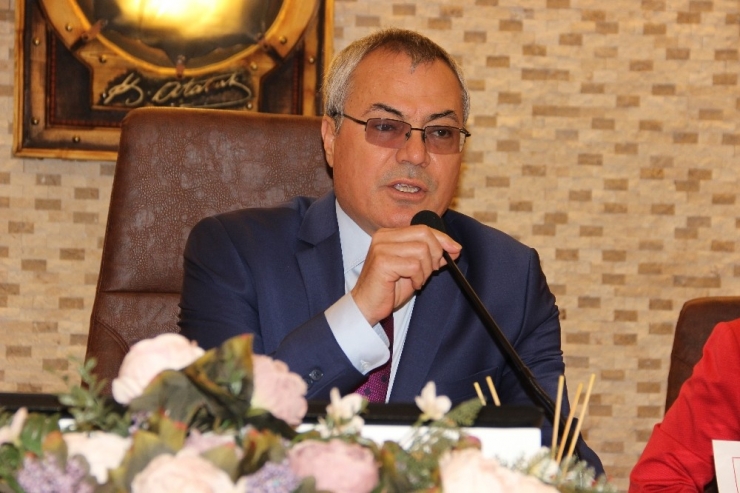 Vali Deniz Akhisar Depremindeki Son Bilançoyu Paylaştı