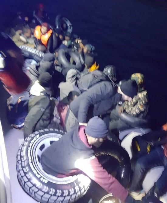 Soğuk Havaya Aldırış Etmeden Kaçmaya Çalıştılar