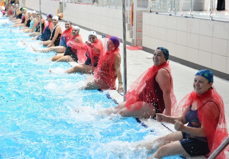 Su Jimnastiğinin Kraliçeleri Seçildi