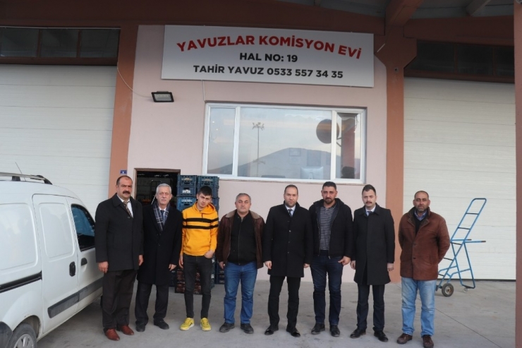 Niğde Belediye Başkanı Emrah Özdemir, Hal Kompleksindeki Esnaflarla Buluştu