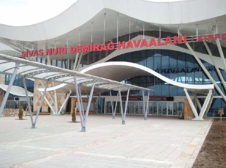 Sivas’ta Hava Yolu Ulaşımına İlgi Azaldı