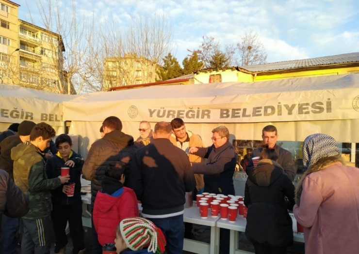 Yüreğir Belediyesinden Depremzedelere Sıcak Çorba