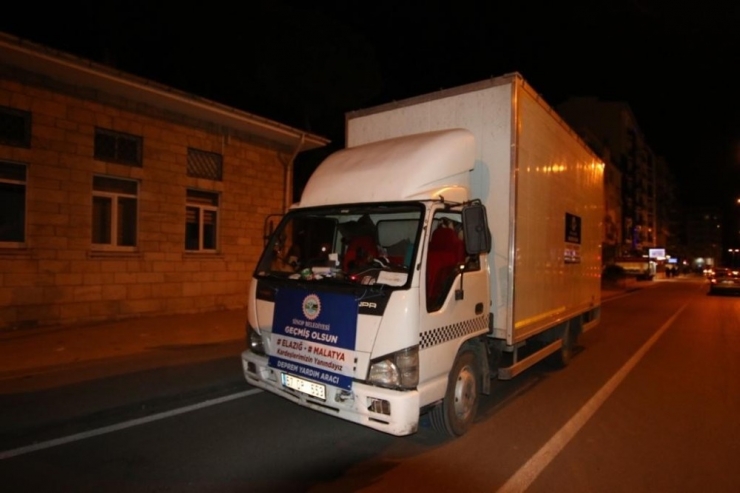 Depremzedeler İçin Toplanan Yardımlar Yola Çıktı