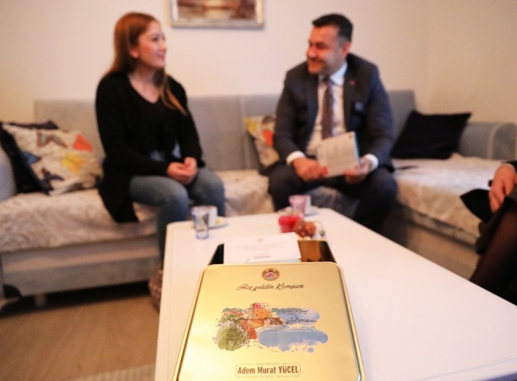 Alanya Yeni Misafirlerini "Hoşgeldin Komşum" Projesiyle Karşılıyor