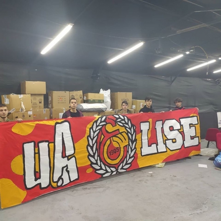 Bolu’da, Ultraslan Taraftar Grubu, Deprem Bölgesine 75 Koli Yardım Malzemesi Yollayacak