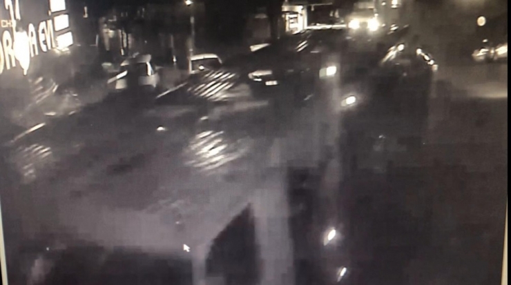 Sürücüsüz Tır Garaja Bir Eve Böyle Girdi