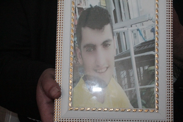 Hdp Önündeki Evlat Nöbetine Bir Aile Daha Katıldı