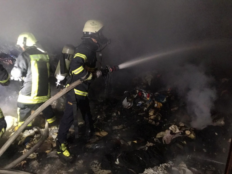 Tekstil Atölyesinde Alevlere Teslim Oldu