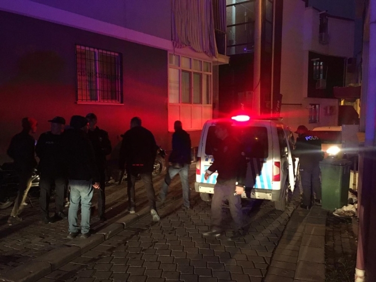 Komşular Arasında Bıçaklı Sopalı Çöp Kutusu Kavgası: 4 Yaralı