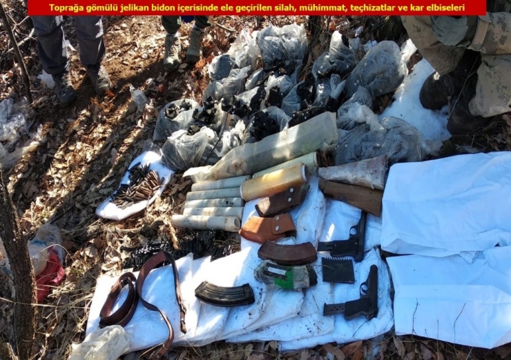 Diyarbakır’da Teröristlerin İnleri İmha Edildi