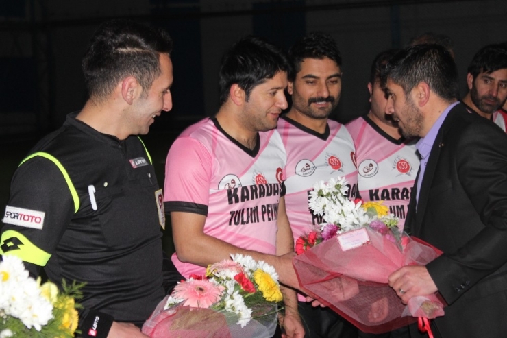 Elazığ Depremi Nedeniyle 23. Dakikada Maçı Bırakıp Dua Ettiler