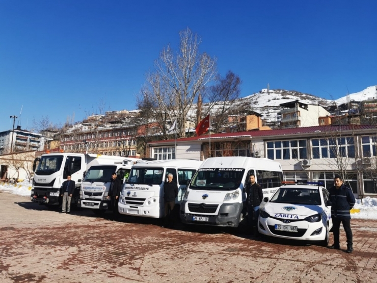 Şemdinli Belediyesi Filosuna 1 Yeni Araç Daha Kattı