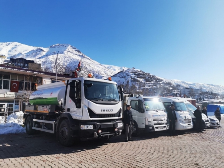 Şemdinli Belediyesi Filosuna 1 Yeni Araç Daha Kattı
