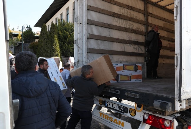 Hkü Öğrenci Kulüplerinden Elazığ’a Uzanan Yardım Eli