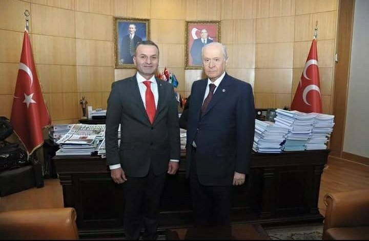 Ak Parti’li Başkan Ve Mhp Üst Kurul Delegesinin Bulunduğu Araç Takla Attı: 3 Yaralı