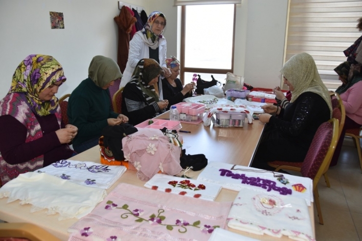 Kocasinan’da Gelenekten Geleceğe Köprü Olan Kurslara Yoğun İlgi