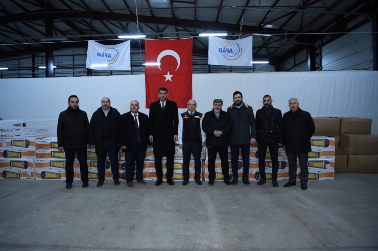 Kartepe’den Elazığ’a Isıtan Yardım