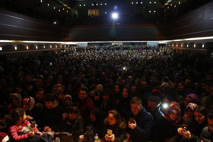 Yazar Hayati İnanç Şehir Tiyatrosu’nda Söyleşiye Katıldı