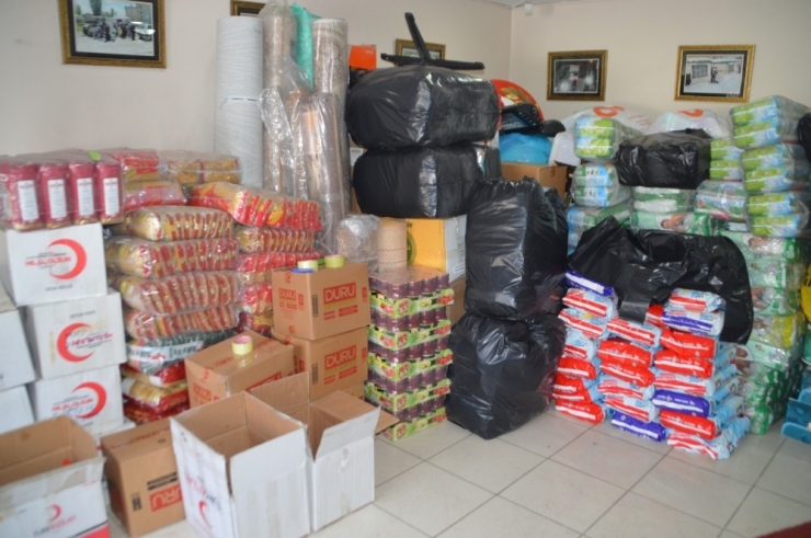 Kızılay Ağrı Şubesi Deprem Bölgesi İçin Yardım Kampanyası Başlattı