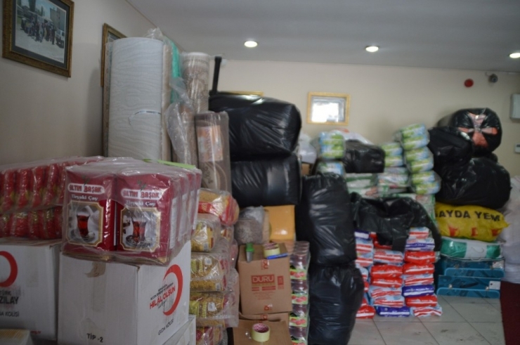 Kızılay Ağrı Şubesi Deprem Bölgesi İçin Yardım Kampanyası Başlattı