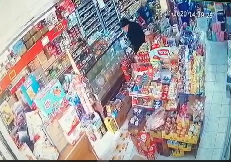 Manisa’daki Deprem Güvenlik Kameralarına Yansıdı