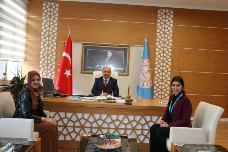 Müdür Başyiğit, Türkiye Birincisi Genç Aşçıyı Tebrik Etti