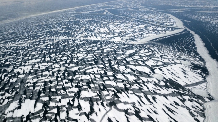 Buz Tutan Nazik Gölü Havadan Görüntülendi