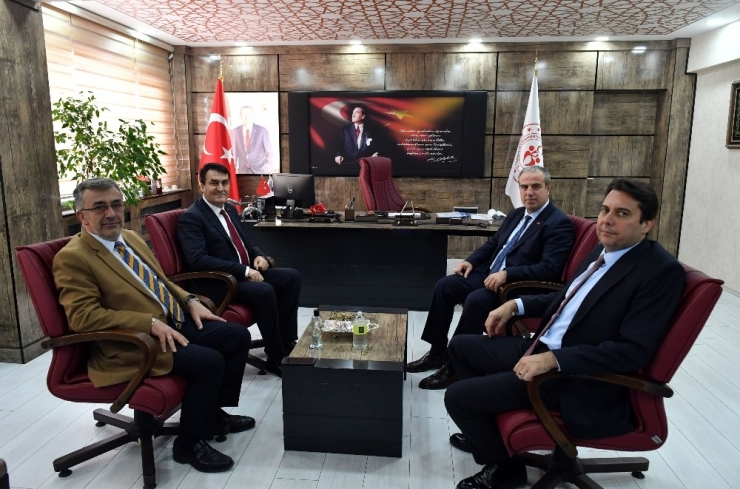 Dündar’dan Gençlik Ve Spor İl Müdürüne Ziyaret