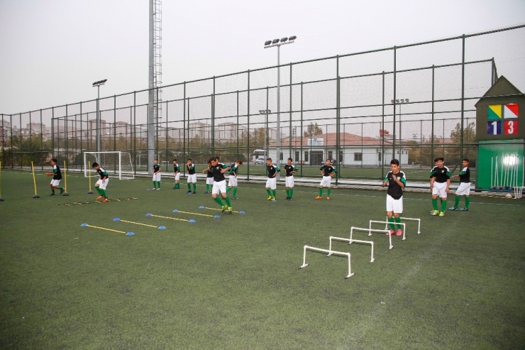 Sporcu Performans Kampı Dolu Dolu Geçiyor