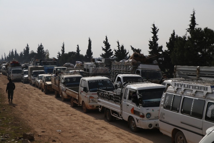 Göç Yolundaki Sivillere Acil Yardım Paketi