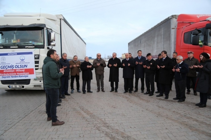 Kütahya’dan Elazığ Ve Malatya’ya Yardım Tırları Uğurlandı