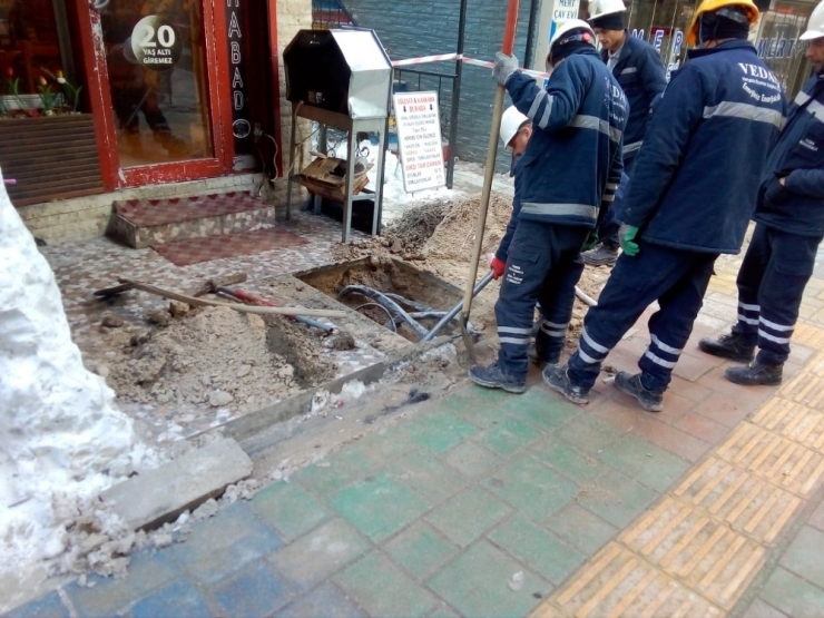 Şemsiyeli Sokağın Enerji Sorunu Çözülüyor