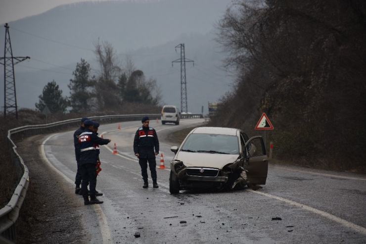 Birbirlerine Çarpmamak İçin Bariyerlere Çarptılar