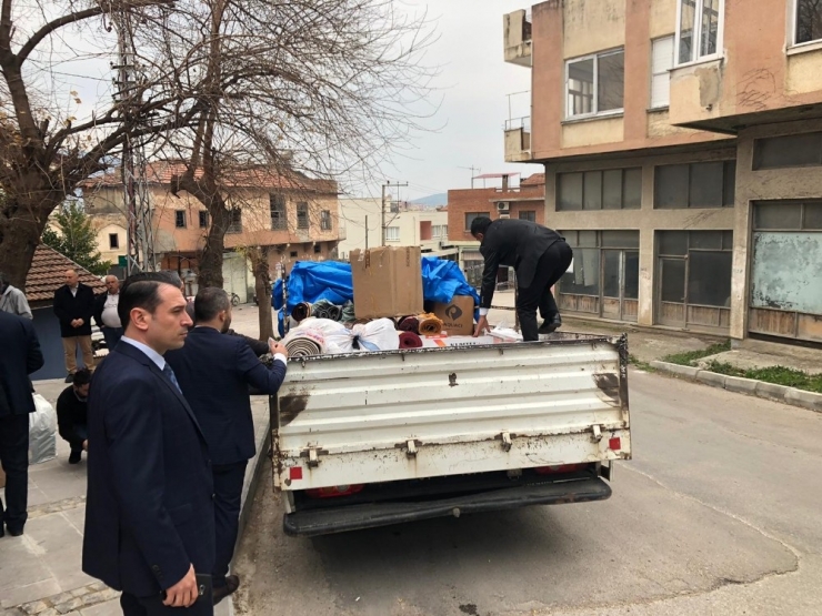 Kozan’dan Depremzedelere İki Kamyon Yardım