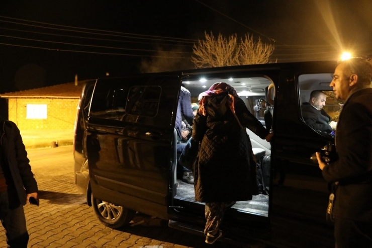 Belediye Başkanı Makam Aracını Depremzedelere Tahsis Etti