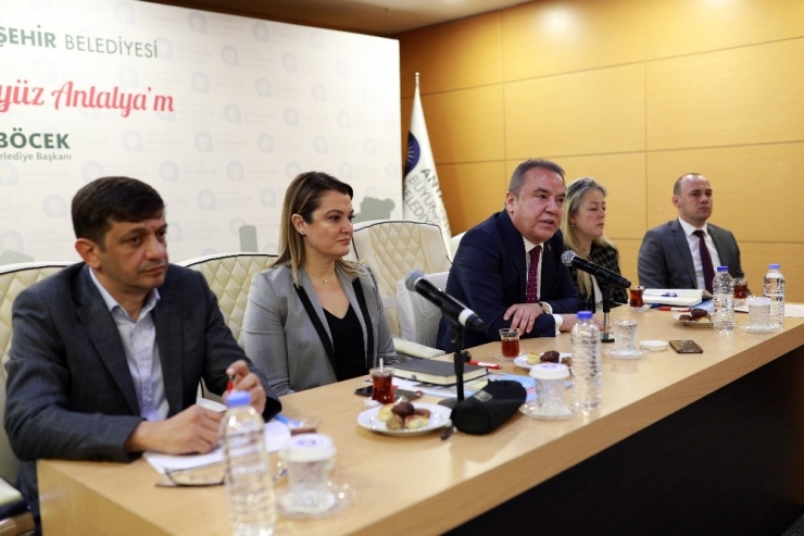 Başkan Böcek Konyaaltı’ndaki Alt Kiracıları Bilgilendirdi