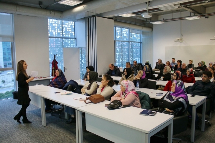 Başakşehirli Ailelere “Z Kuşağı” İle İletişim Eğitimi