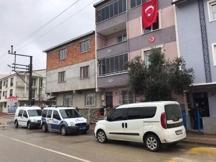 Evdeki 150 Bin Liralık Altını Çaldılar