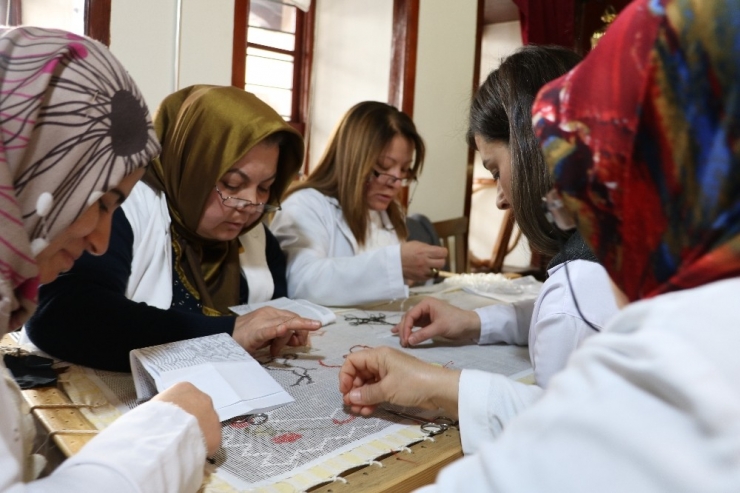 3 Milyon 149 Bin 80 İğne Hareketiyle Hazırlanıyor